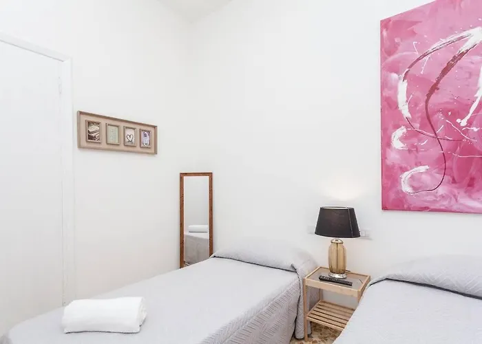 Large In Center, Termini Area Appartement *